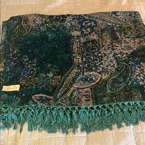 Luxurious Green Paisley Scarf